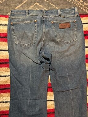 Wrangler Women’s Light Blue Boot Cut  Jeans with Leather Patch